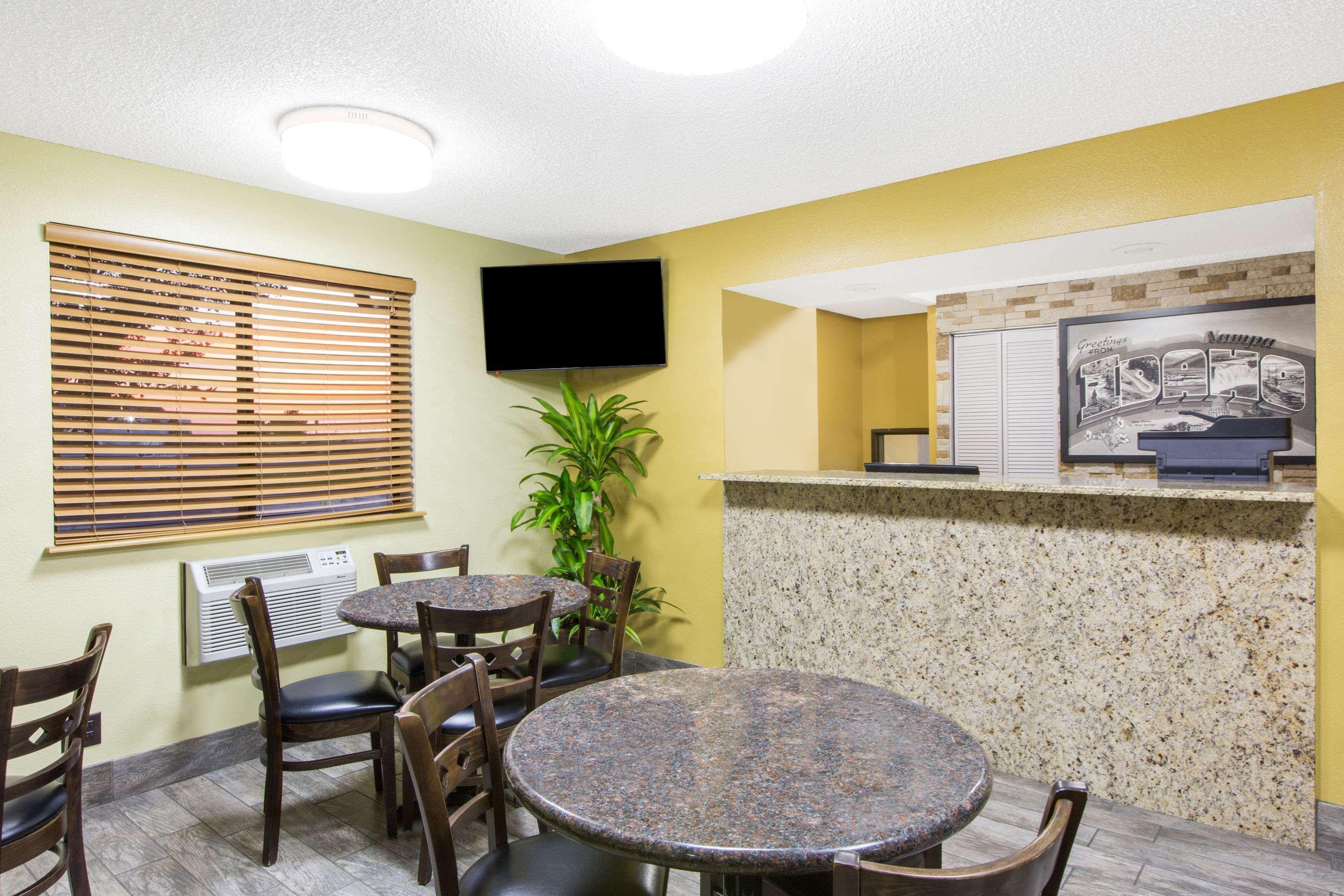 Super 8 By Wyndham Nampa Hotel Buitenkant foto