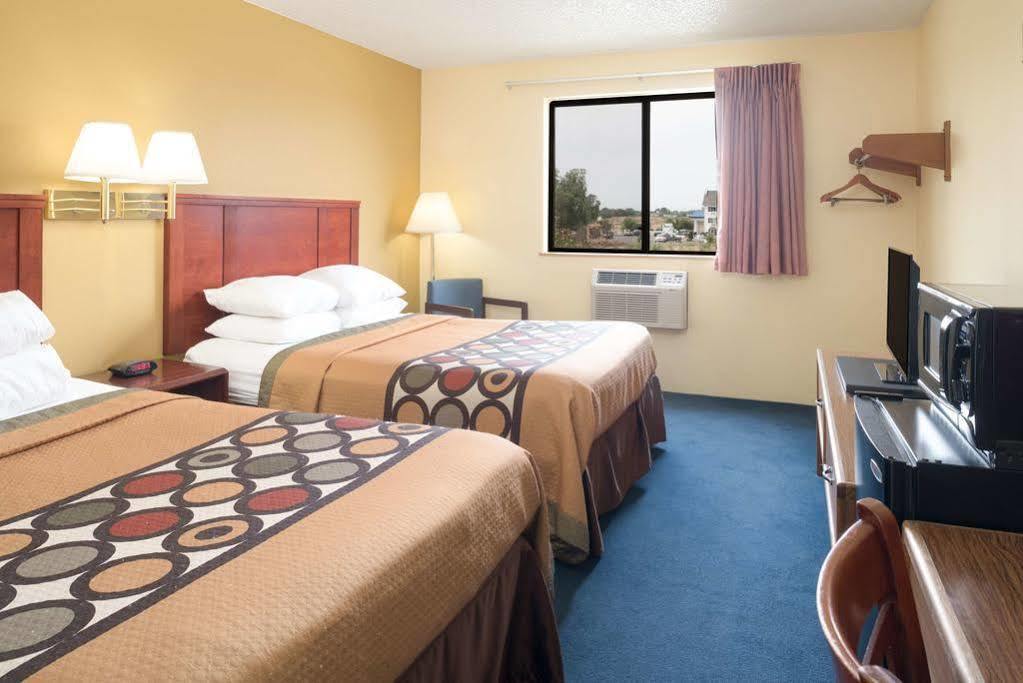 Super 8 By Wyndham Nampa Hotel Buitenkant foto